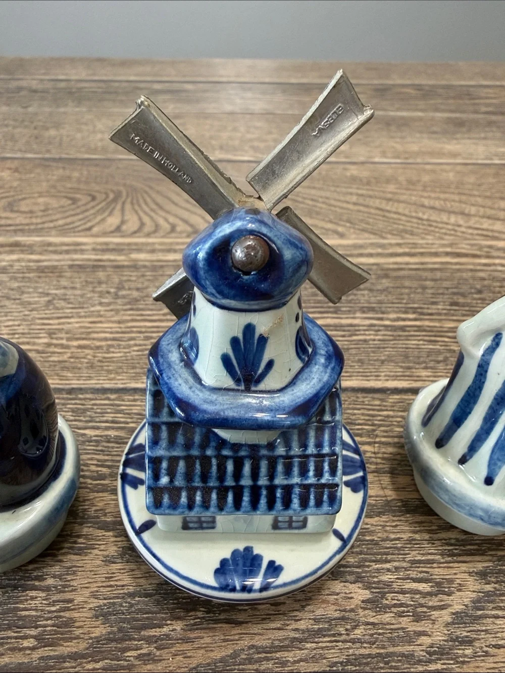 RARE FIND VTG Holland Blue and White‎ Delft-Style Windmill Salt & Pepper Set